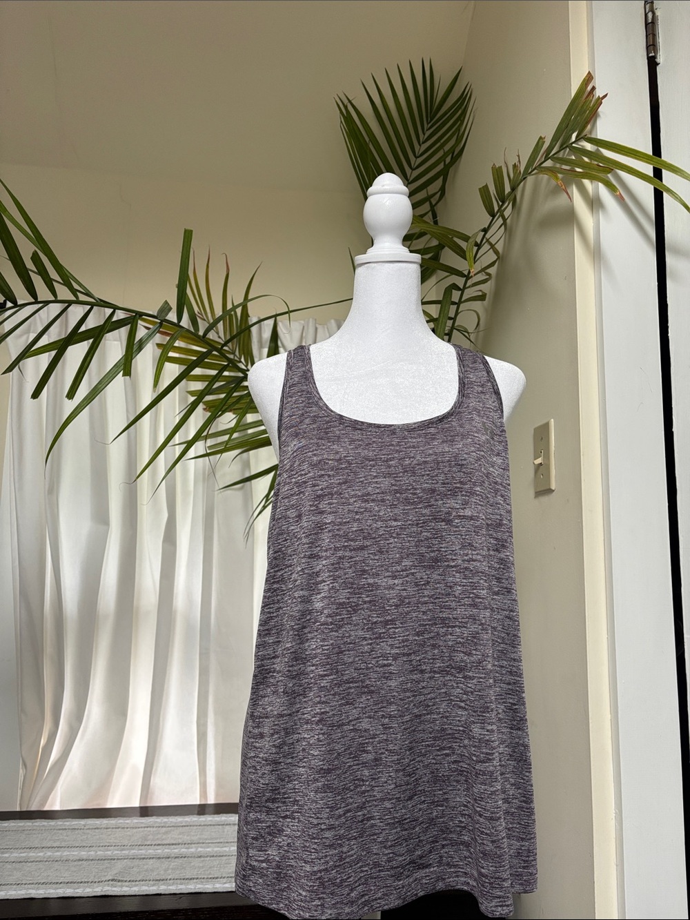 Under Armour Heather Plum Scoop Neck Tank Top